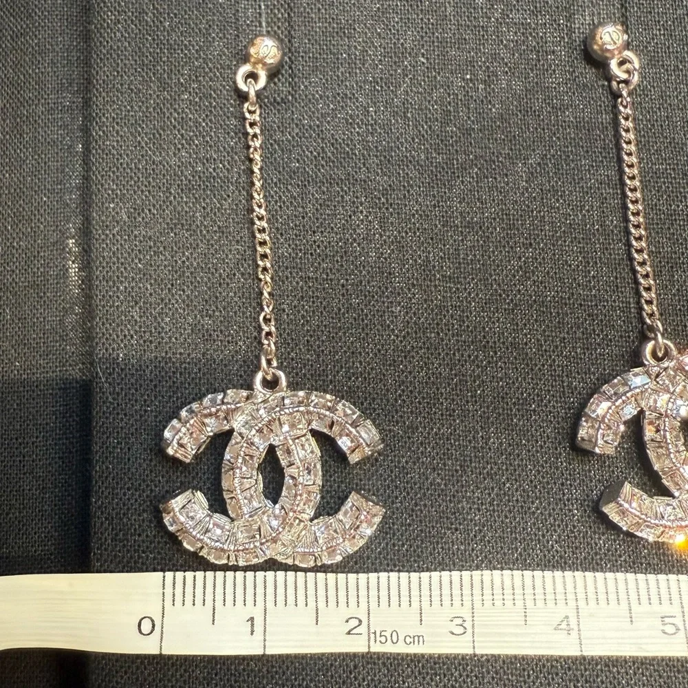 ❌SOLD❌Authentic Chanel silver princess square crystal large CC dangle earrings - Picture 13 of 13